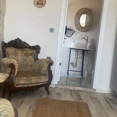 Nur Karen Tas Bed & Breakfast
