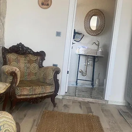 Nur Karen Tas Bed & Breakfast